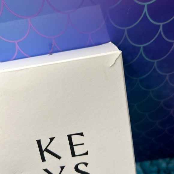 Keys Soulcare Obsidian Facial Roller Face Neck Massager - Picture 4 of 4